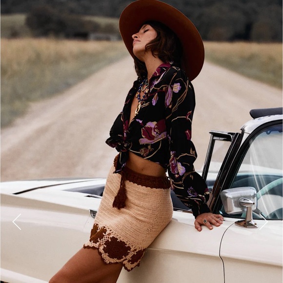 NWT Chasing Unicorns Cool + Calm Crochet Mini Skirt Sz M - Picture 4 of 9